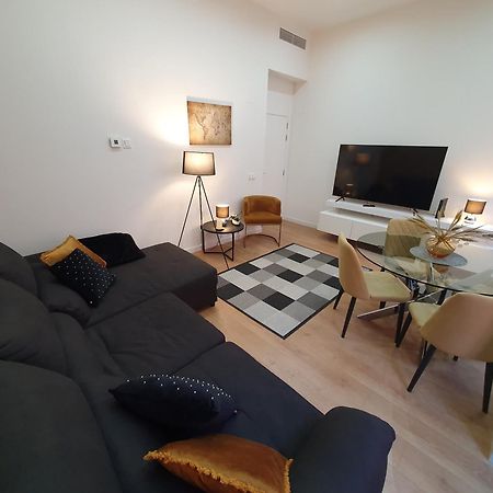 Beautiful Historic Center Apt! Malaga Luaran gambar